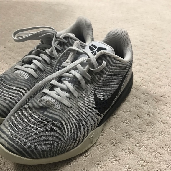 Kobe mentality 2 wolf grey!Excellent condition - Picture 2 of 3